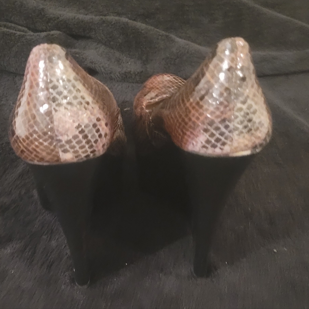Heels - Picture 4 of 5